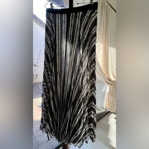 ANN TAYLOR pleated long skirt